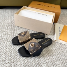 Louis Vuitton Slippers